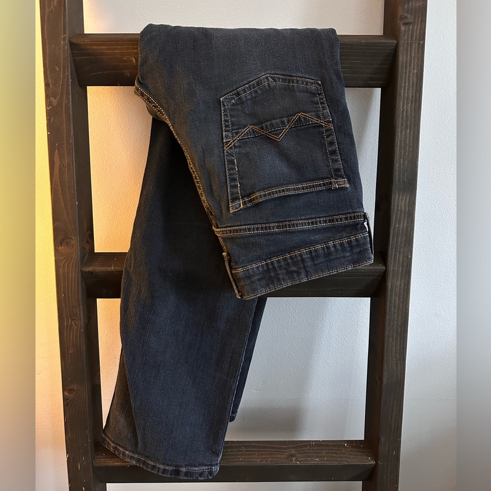 Wrangler Men's Slim Straight Dark Blue Jeans